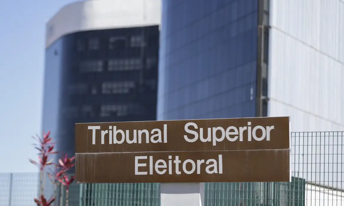 Tribunal Superior Eleitoral agenda julgamento de presidenciáveis
