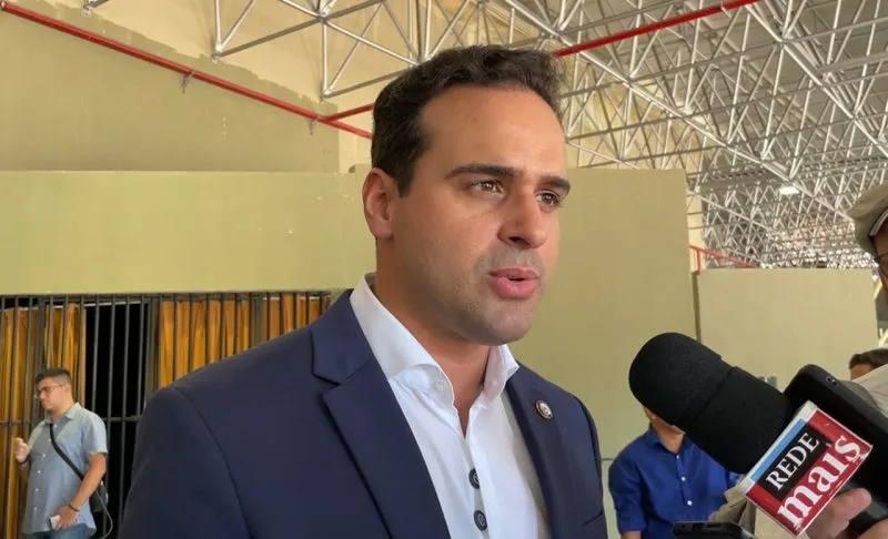 Governador Lucas Ribeiro concede entrevista nesta sexta-feira