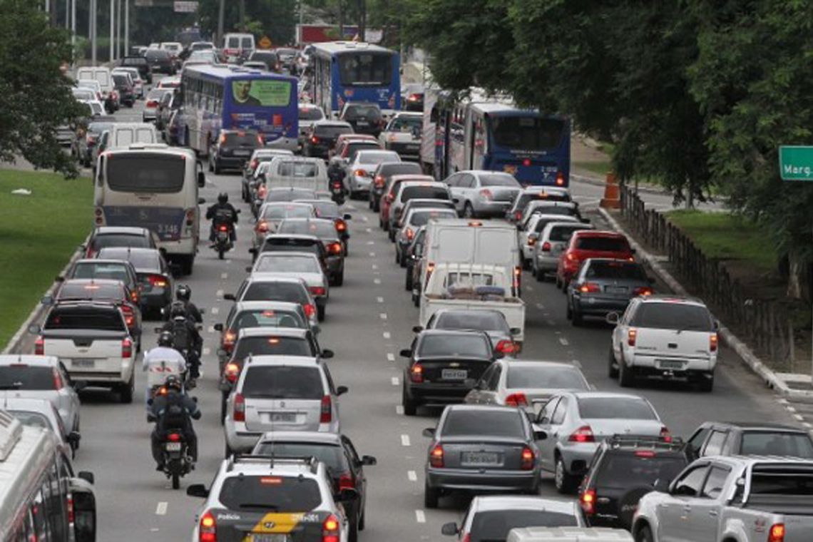 Serviços de água modificam circulação de veículos em João Pessoa