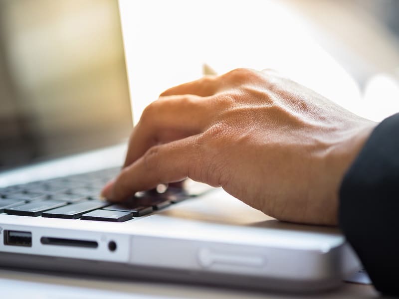 Entra em vigor lei que amplia punição a crimes sexuais online contra crianças