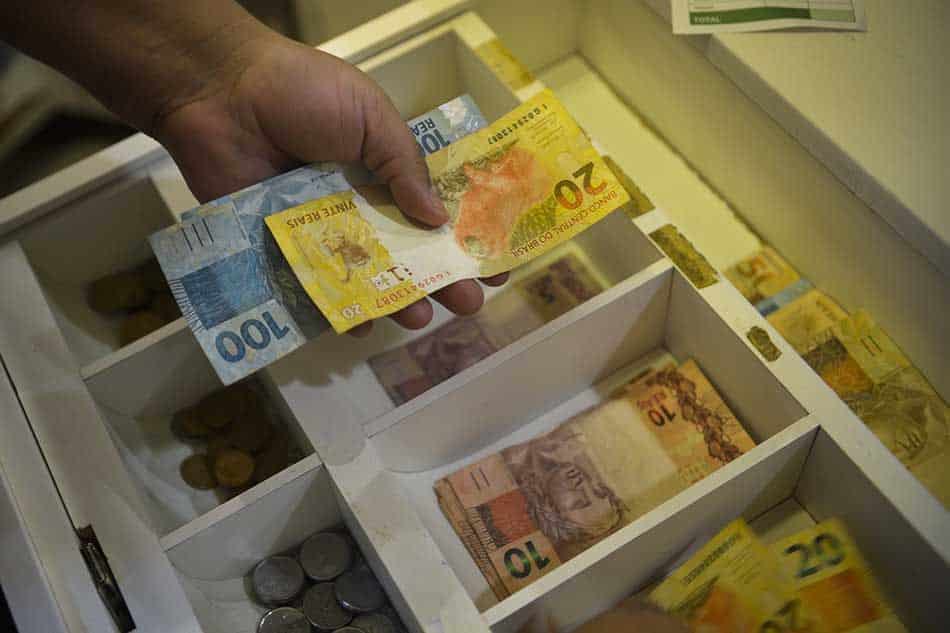 Abono salarial: começa pagamento a nascidos em novembro e dezembro