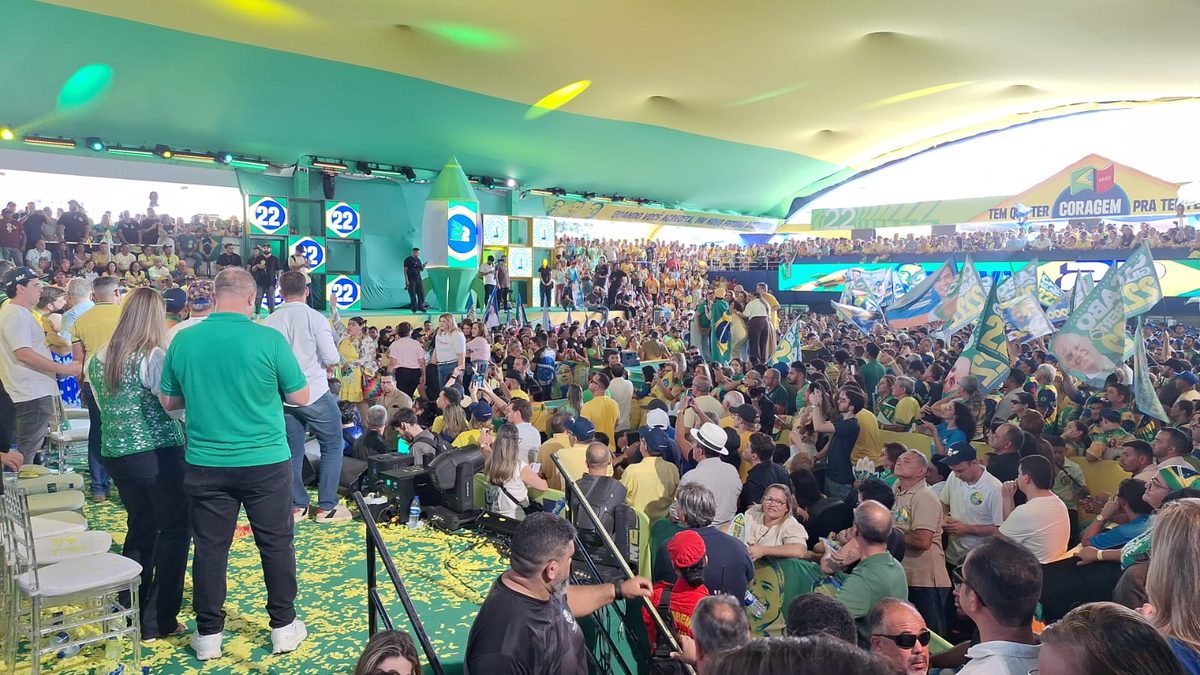Efraim Filho oficializa Nayana Pontes como vice em chapa ao Governo da Paraíba