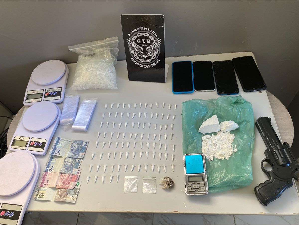 Operação policial prende três suspeitos de tráfico em Boqueirão
