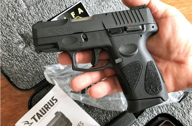 Homem é preso em Fagundes com pistola de uso restrito