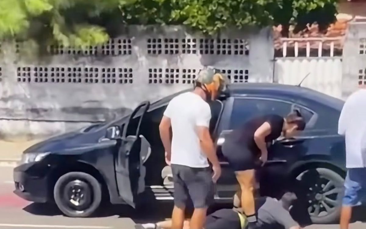 Tenente-coronel Viviane contém homem que danificava carro no Bessa