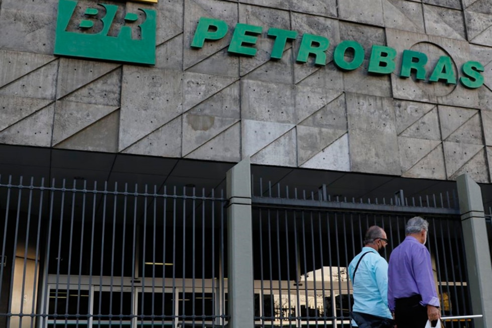 Petroleiros pedem Petrobras mais estatal e menor repasse a acionistas