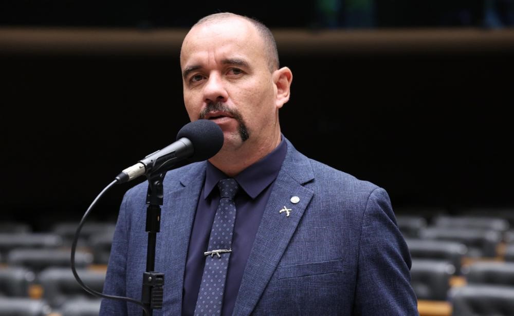 Deputado afirma ter sido eleito “na base da compra de votos”