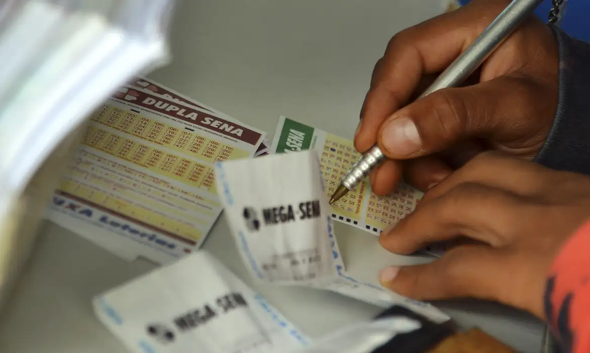 Mega-Sena paga prêmio estimado em R$ 82 milhões neste sábado