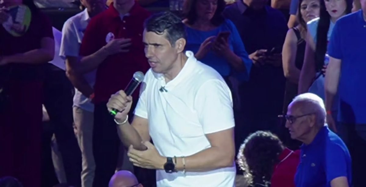 Em meio a votos cruzados, André Gadelha pede voto de ‘chapa fechada’