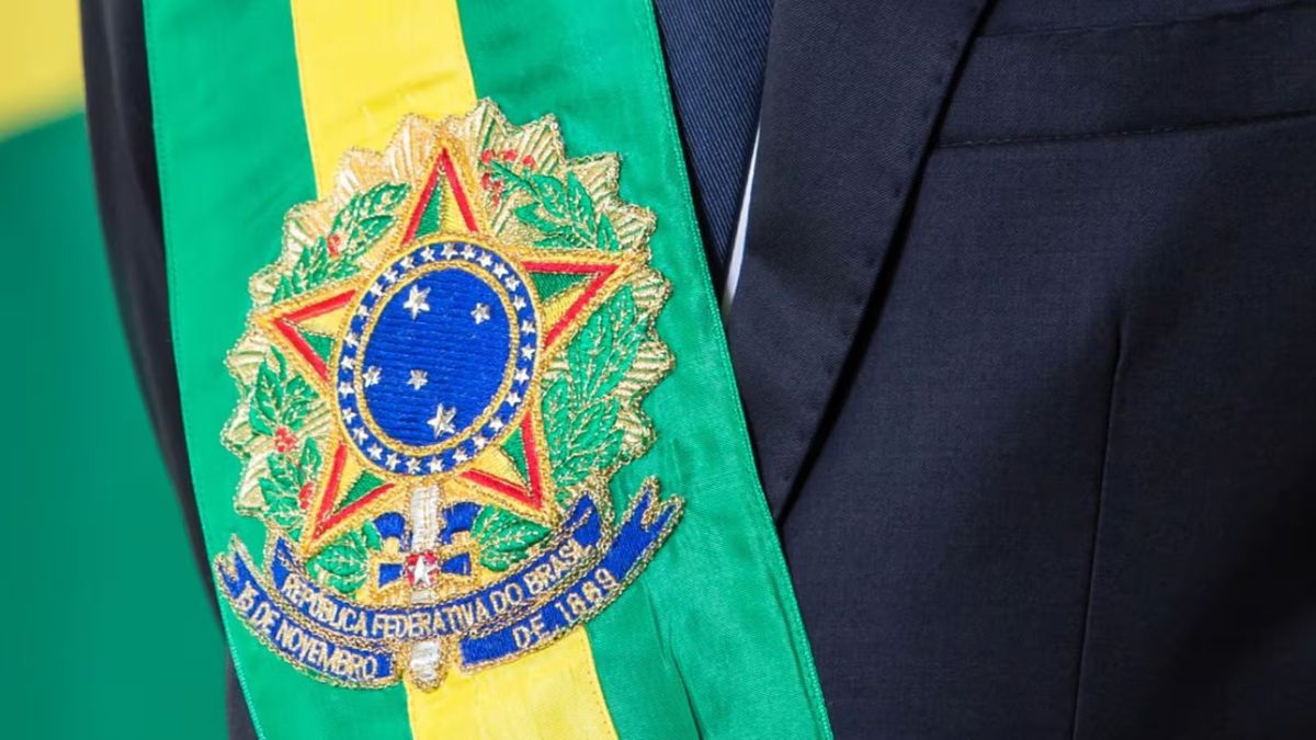 Origem da faixa presidencial remonta ao ano de 1910 no Brasil