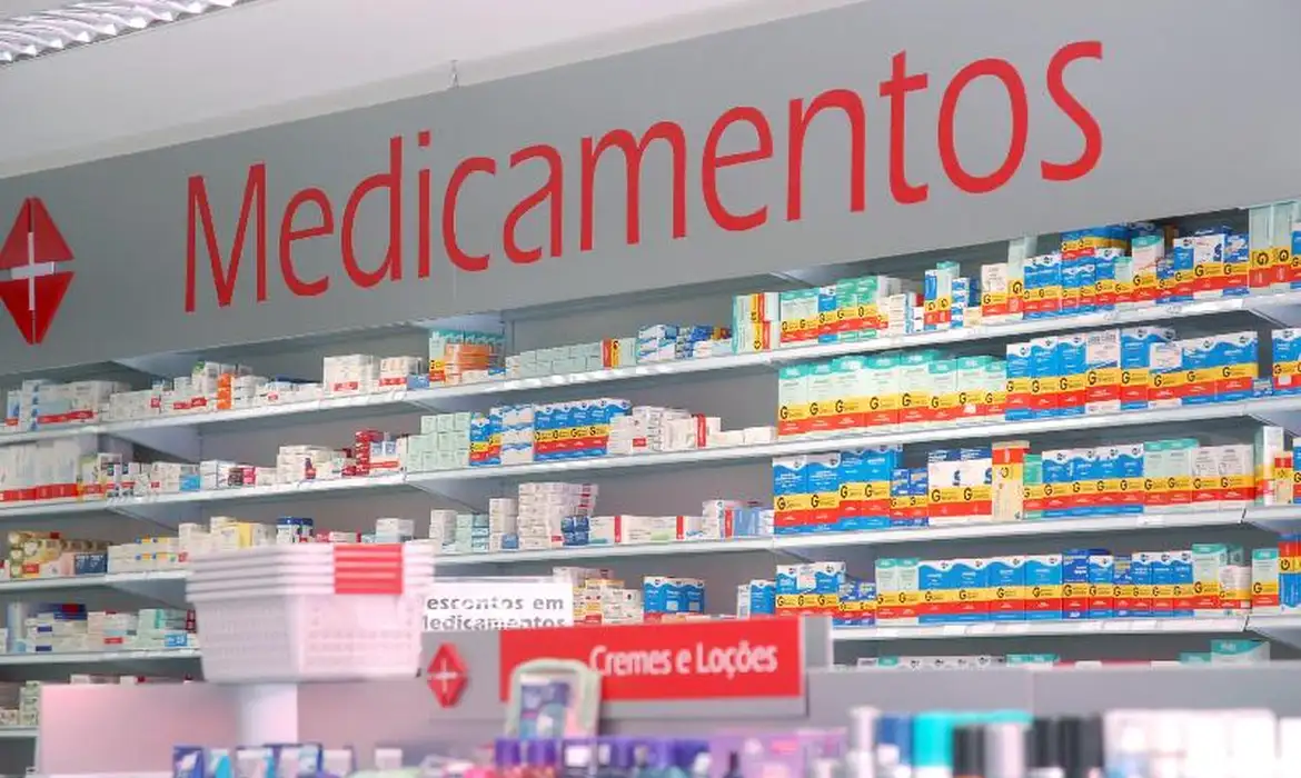 Programa Farmácia Popular pode passar a oferecer exames