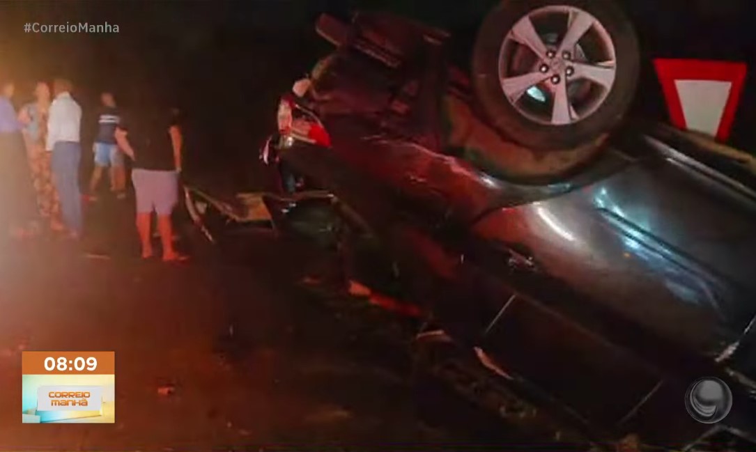 Colisão entre dois carros na BR-230 resulta em três mortes e feridos