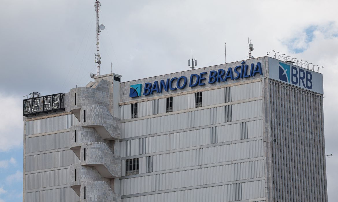 Caso Master: TCDF bloqueia até R$ 2,7 bi de cinco ex-dirigentes do BRB