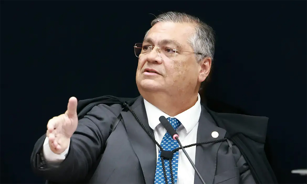 Flávio Dino aciona PF para investigar suspeitas de irregularidades em emendas Pix