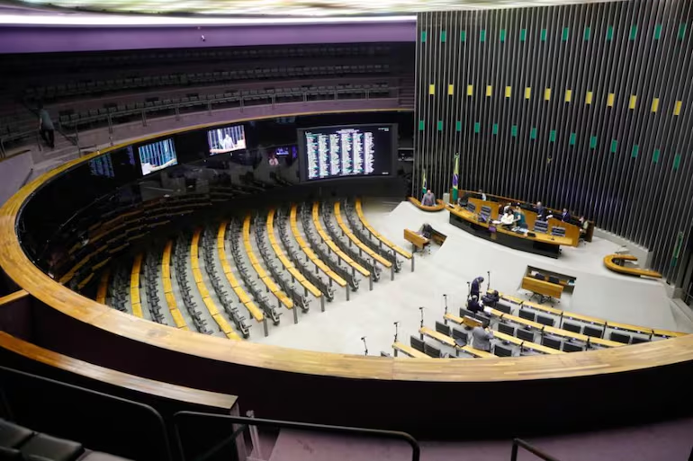 Câmara dos Deputados terá seis parlamentares com deficiência em 2027