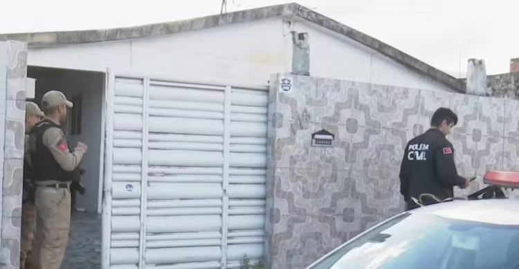 Casal é achado morto com marcas de faca em João Pessoa