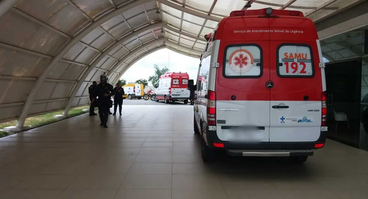 Colisão frontal entre carro e caminhão na BR-230 deixa três mortos