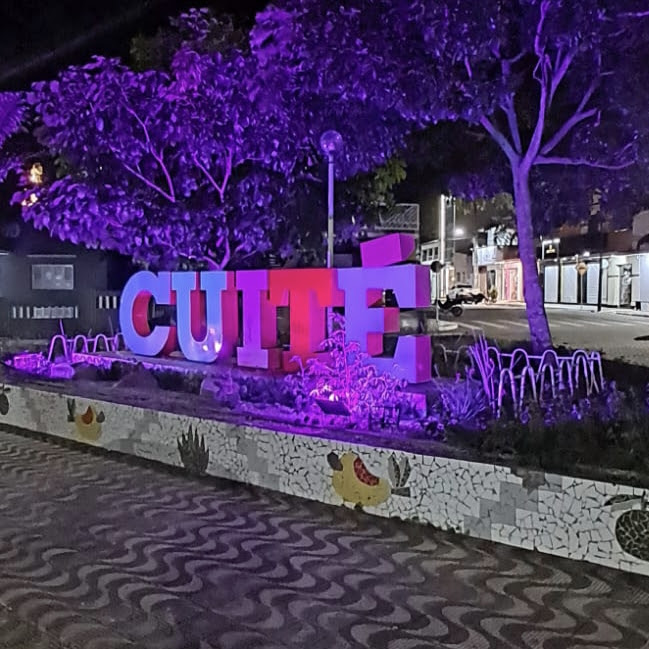 Cuité recebe iluminação especial pelo Agosto Lilás