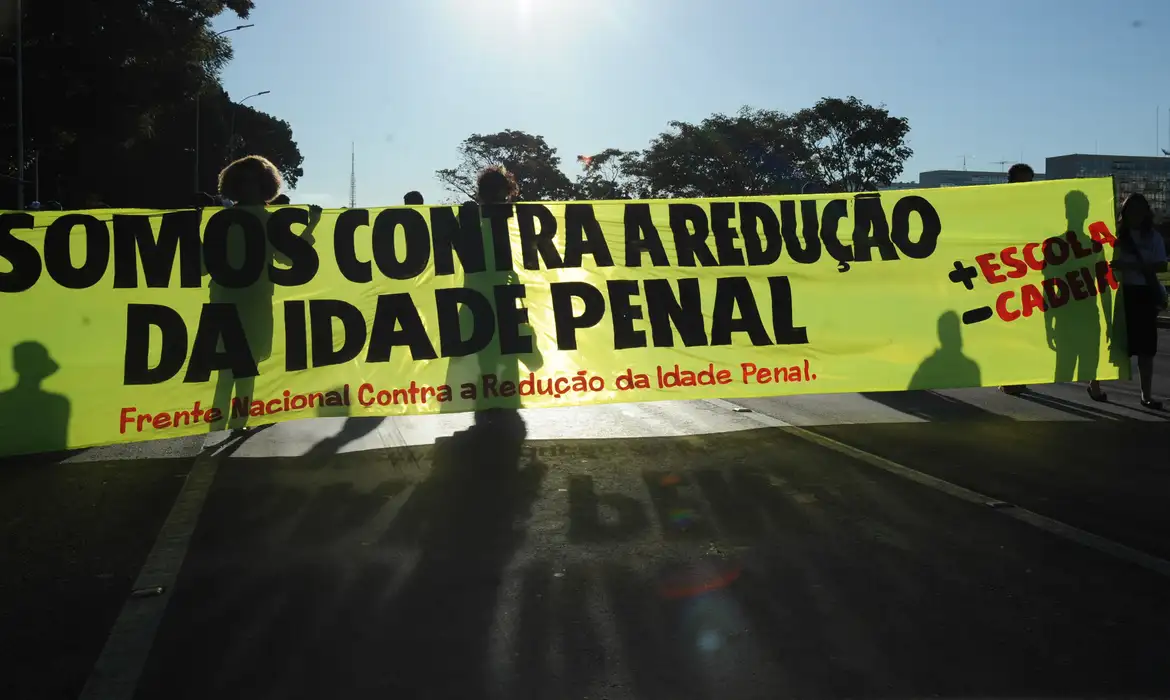Sociedade Brasileira de Pediatria repudia redução da maioridade penal