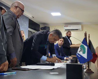 João Costa assume prefeitura em Massaranduba