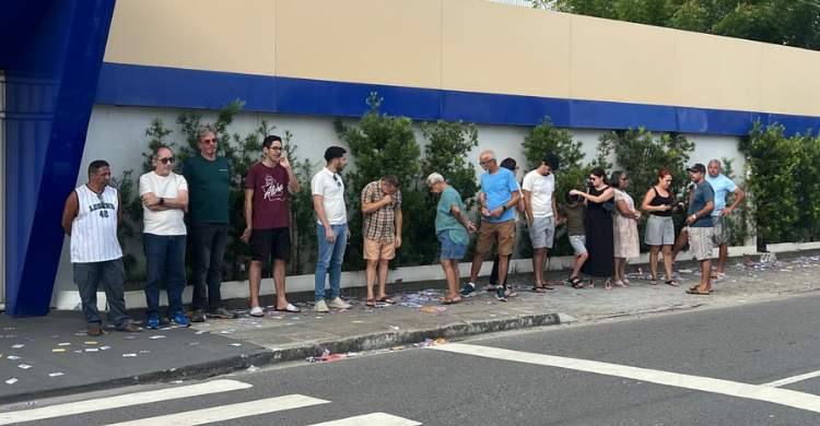 Eleições começam com movimentação nos locais de votação na Paraíba