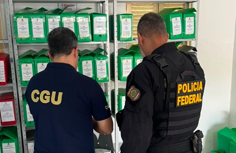 Polícia Federal investiga fraudes em contratos de pavimentação