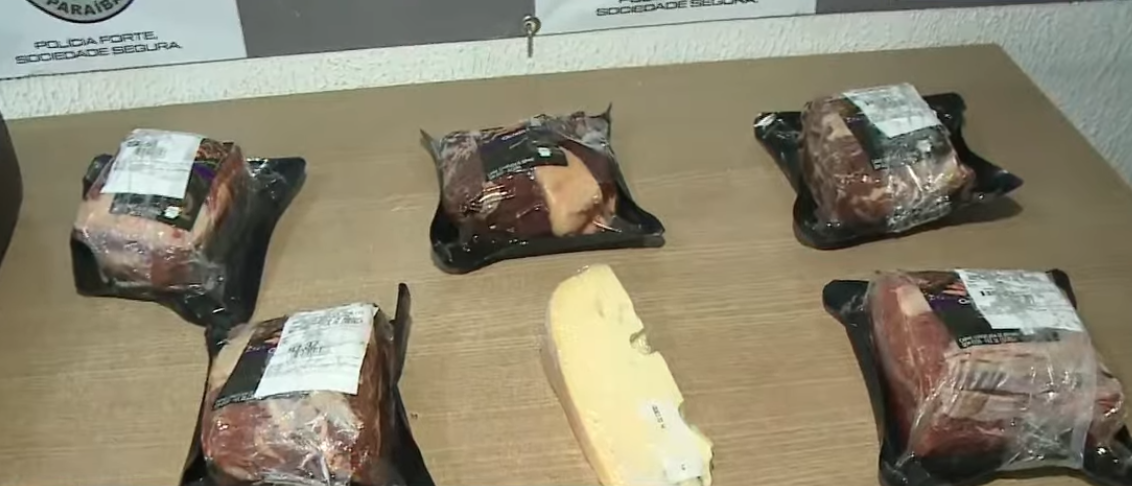 Homem é preso após furtar carnes e queijo em supermercado na Capital