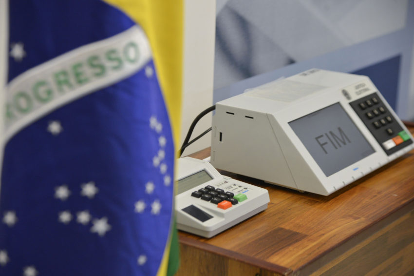 Eleitores com deficiência ganham transporte gratuito nas eleições