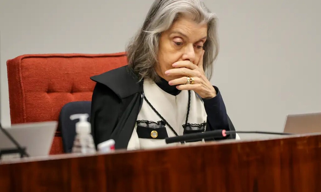 Cármen Lúcia vota pela manutenção de separação de casos Moraes e Mendonça