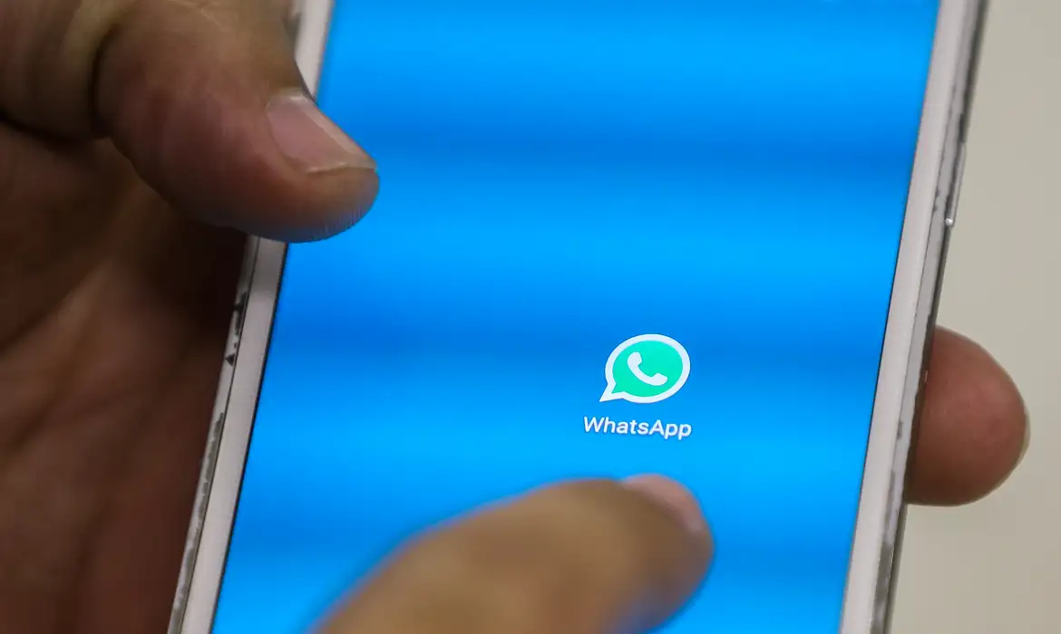 Kássio Nunes Marques suspende canal Exército do Lula no WhatsApp