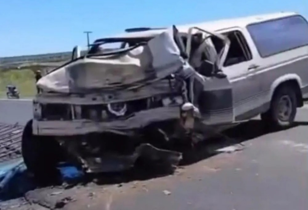 Colisão entre dois carros na BR-230 em Juazeirinho deixa dois mortos