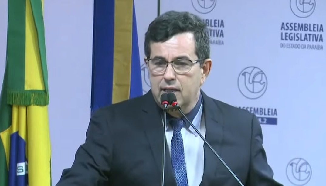 Aron Andrade assume mandato na Assembleia Legislativa da Paraíba