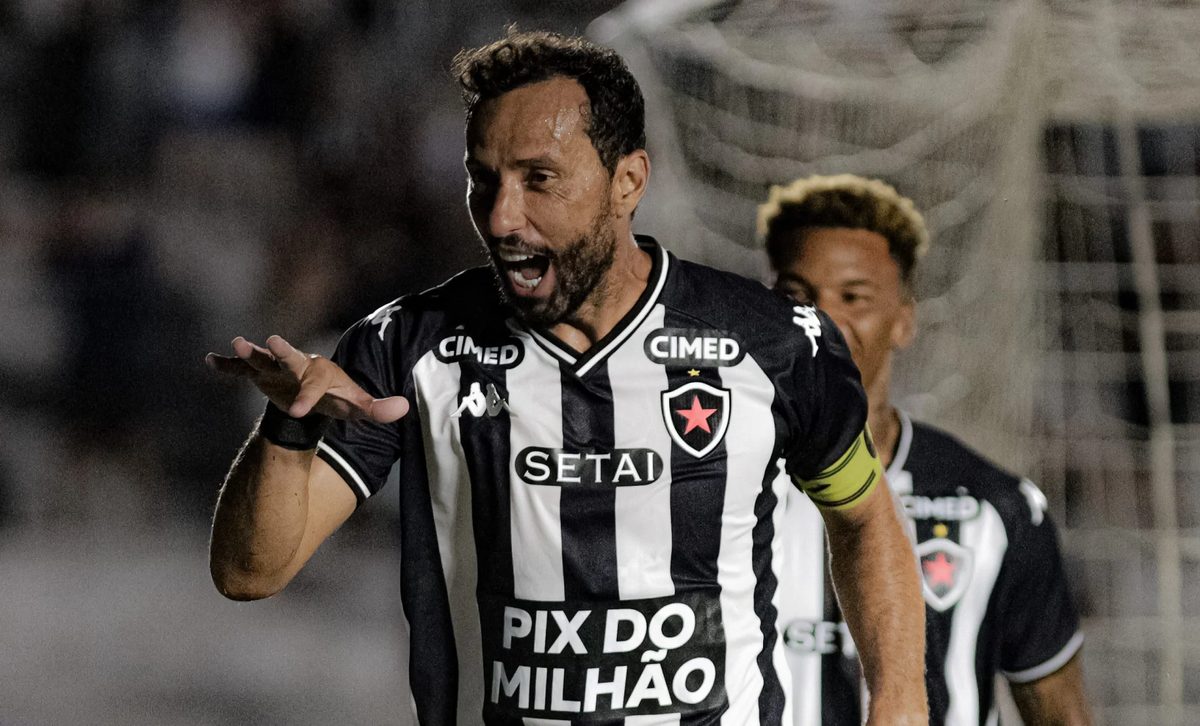 Destaque do Botafogo-PB, Nenê está a um gol da marca dos 300 na carreira