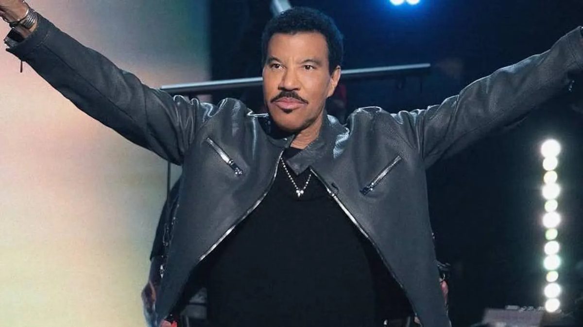 Aos 77 anos, Lionel Richie é internado em UTI após show nos EUA, diz site