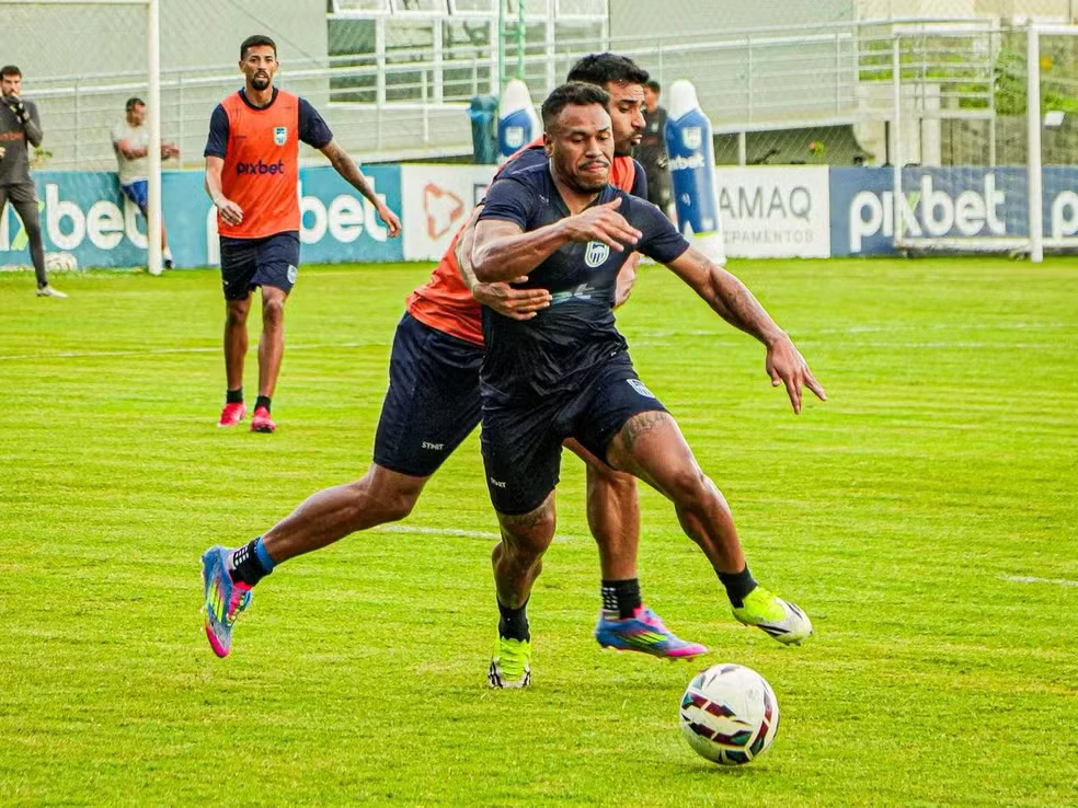 Serra Branca anuncia renovação com atacante Orlando Jr. para sequência da temporada