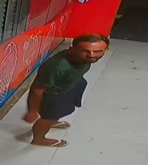 Homem tenta furtar sorveteria, não encontra dinheiro e prepara o próprio sorvete