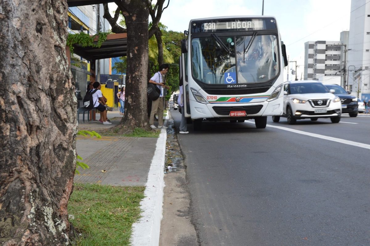 Semob altera linhas de ônibus e interdita ruas para o desfile de 7 de Setembro