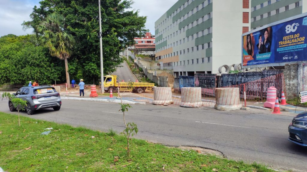 Rua em Tambauzinho passa por interdição para serviços de drenagem