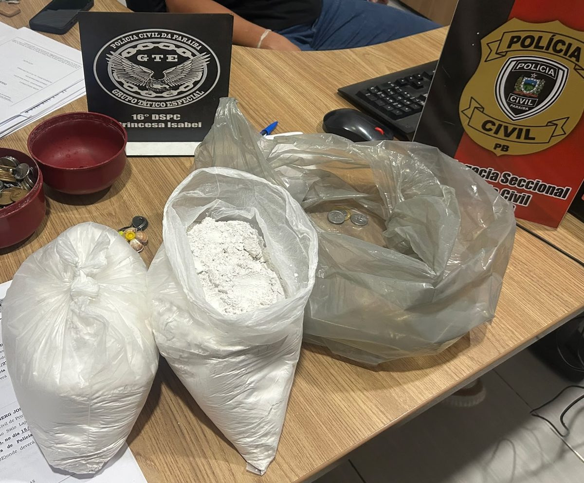 Mãe e filho são presos suspeitos de traficar drogas em Princesa Isabel