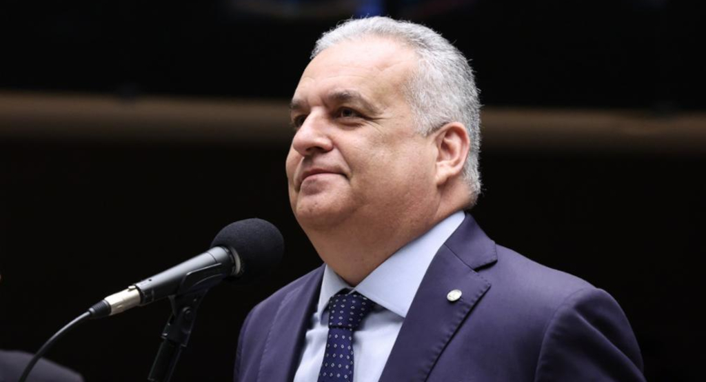 Relator da CPMI do INSS é escolhido como vice de Flávio Bolsonaro