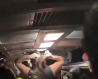 Suspeito de importunação sexual é agredido dentro de ônibus em Lagoa Seca