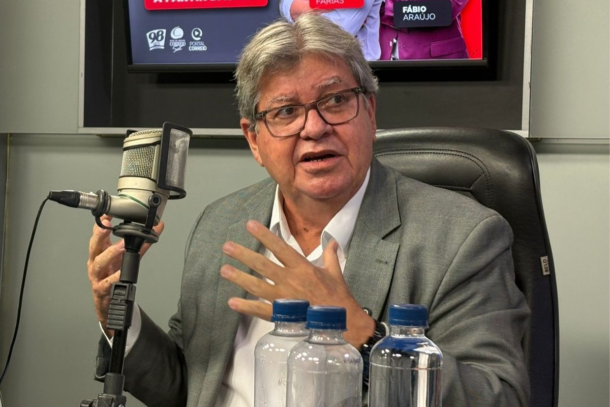 João Azevêdo comemora eleição ao Senado e critica quem dizia que ele não sabia fazer política