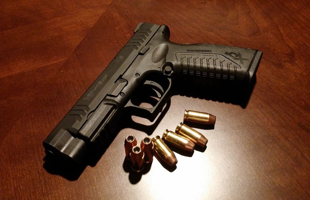 Comissão aprova porte de arma para agentes socioeducativos e oficiais de Justiça