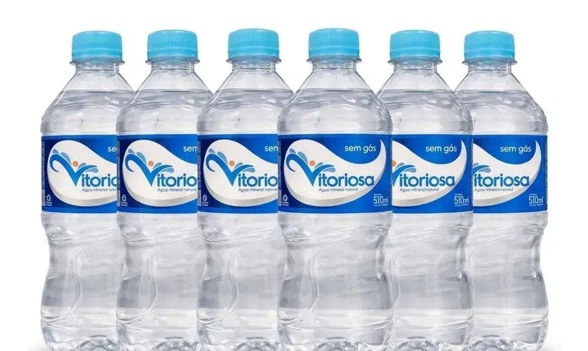 Anvisa proíbe venda de água mineral após achar coliformes