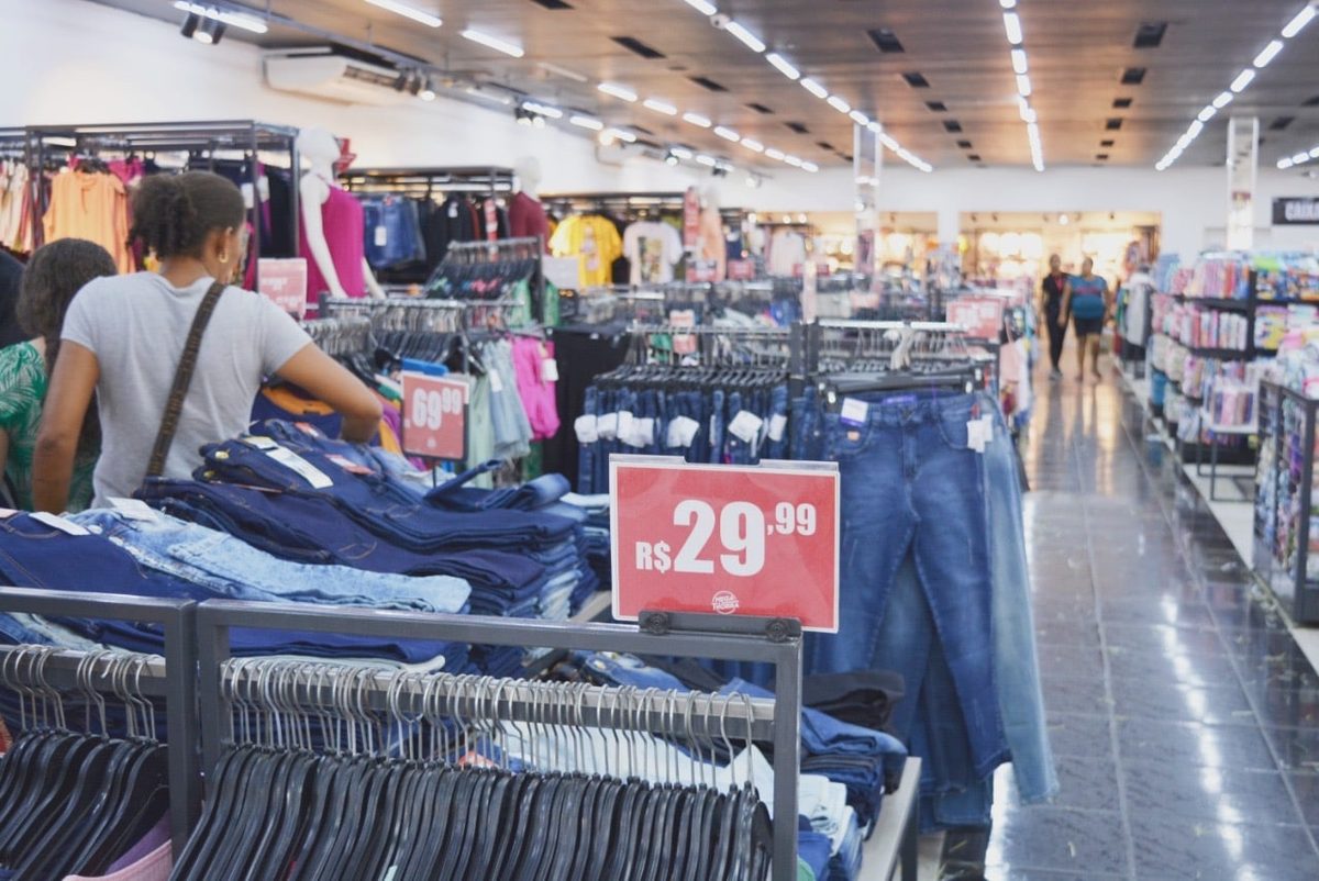 Comerciários de Campina Grande acordam reajuste; comércio não funcionará nesta 2ª