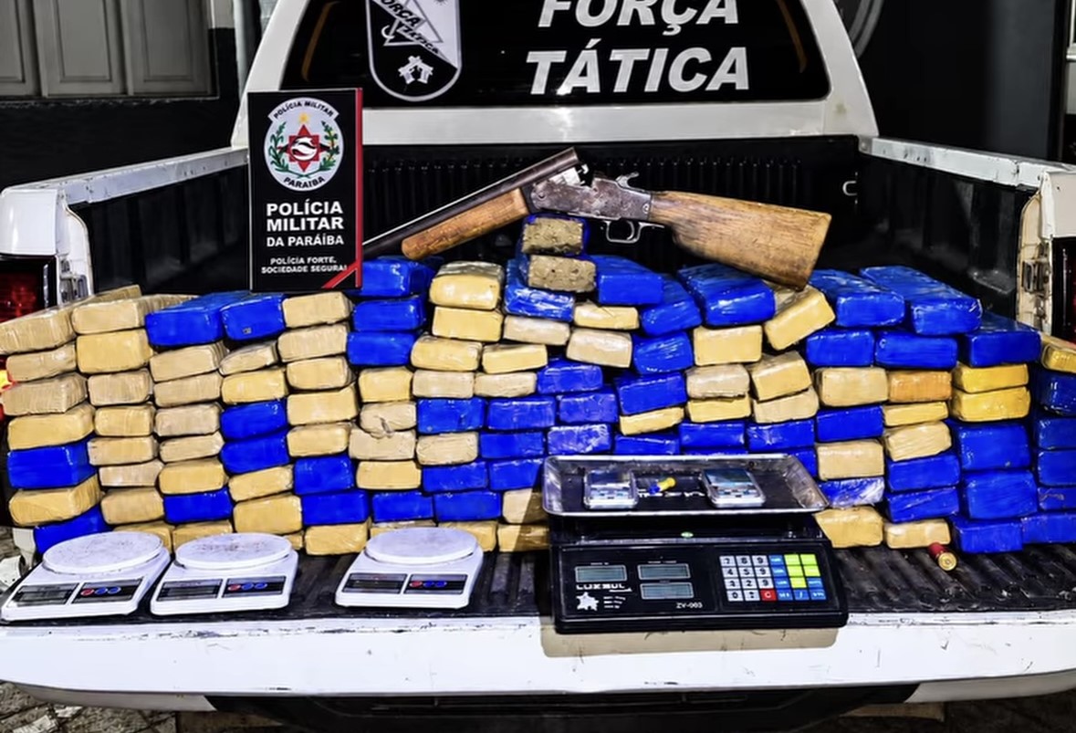 Polícia apreende maconha e arma em Campina Grande