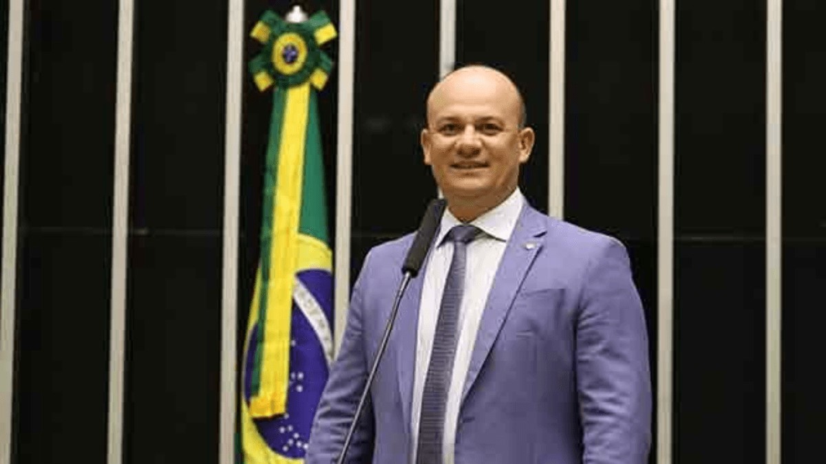 Cabo Gilberto comenta inclusão de Flávio Bolsonaro em inquérito no STF