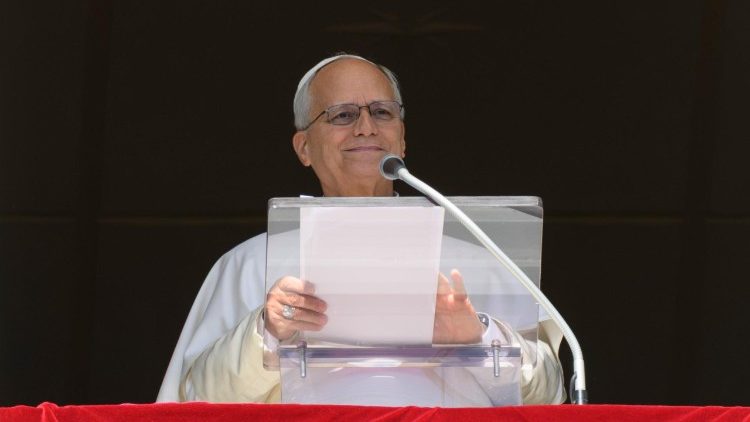 Papa Leão 14 passa por cirurgia no pulmão e tem câncer confirmado