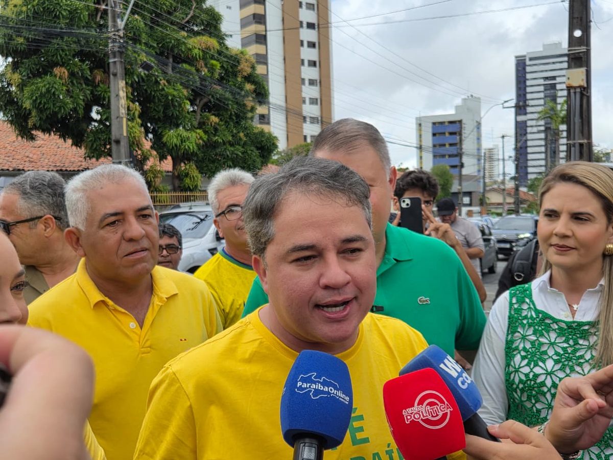 Efraim Filho apresenta prioridades para a campanha e comenta investigação contra Vorcaro