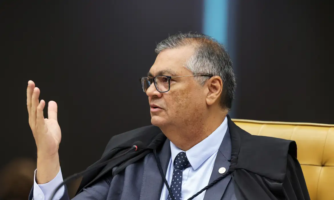 Flávio Dino retira sigilo de provas sobre filme de Jair Bolsonaro